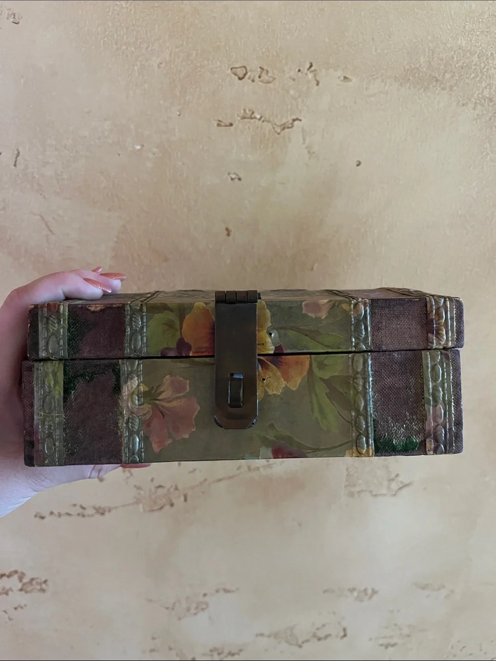 Vintage Ornate Floral Portrait Jewelry Box in Purple and Green